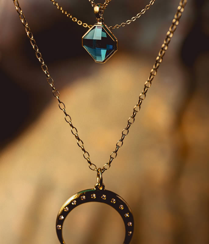 Ananda gold pendant necklace